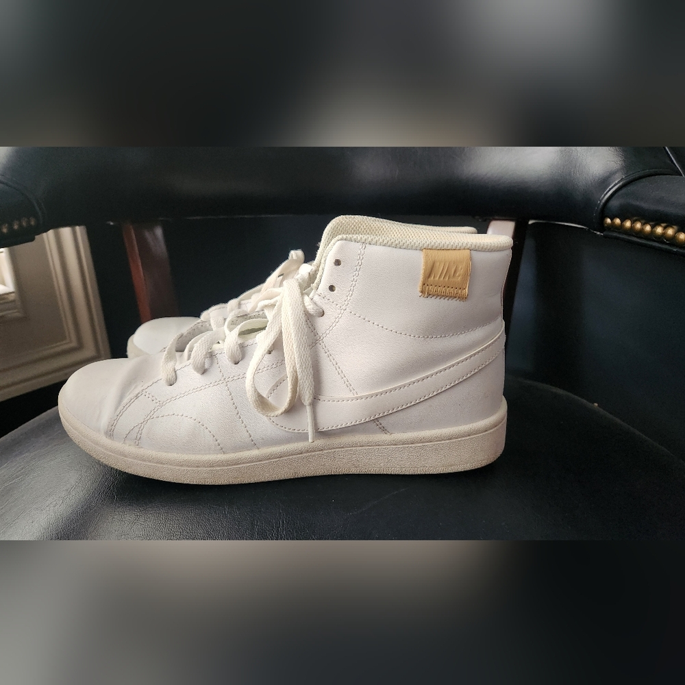 Nike Court Royal 2 Mid Women's Size 9